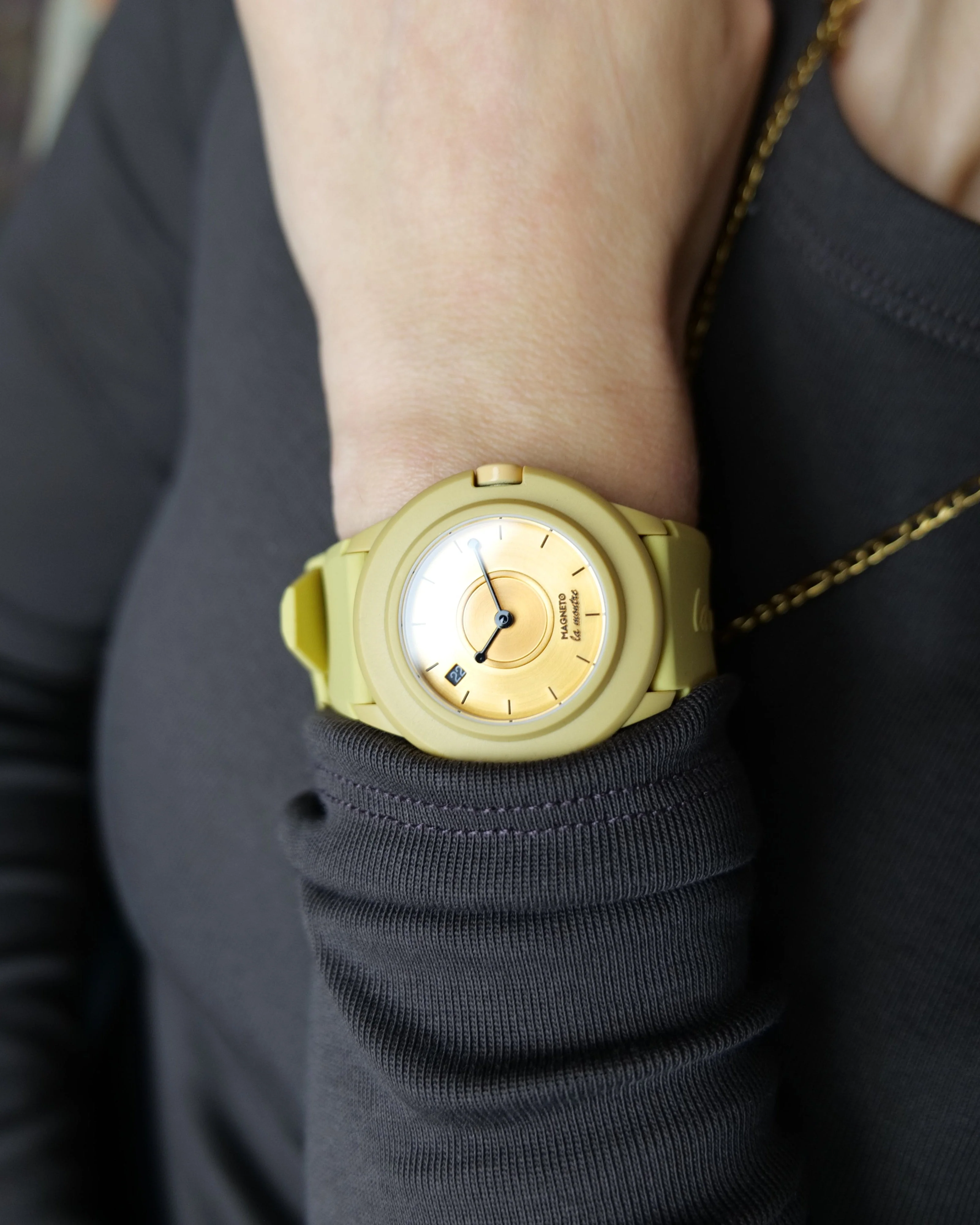 La Montre Yellow - Image 6